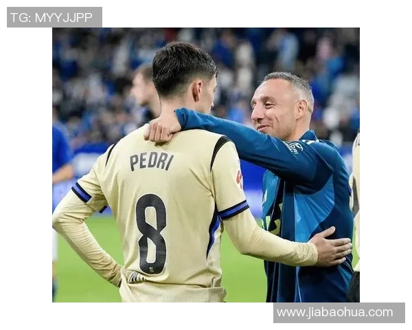 四十岁巴西足球明星重返赛场展现传奇风采与不屈精神 四十岁巴西足球明星重返赛场展现传奇风采与不屈精神