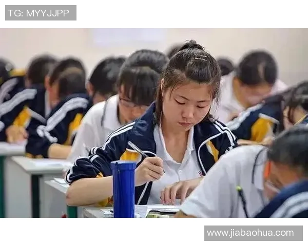 周敏独家分享篮球心得与技巧提升之道助你成为场上明星 周敏独家分享篮球心得与技巧提升之道助你成为场上明星