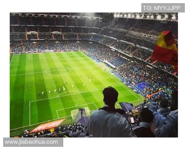 欧洲足球明星聚会打麻将展现球场外的另一面风采与乐趣 欧洲足球明星聚会打麻将展现球场外的另一面风采与乐趣